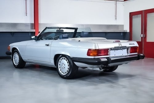 NO RESERVE - 1988 Mercedes-Benz 560 SL LHD (R107) En venta (imagen 21 de 88)