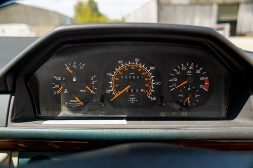 1989 Mercedes-Benz E200 (W124) For Sale (picture 19 of 109)
