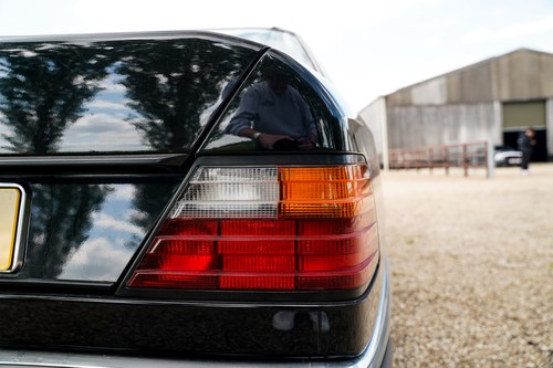 1989 Mercedes-Benz E200 (W124) For Sale (picture 86 of 109)