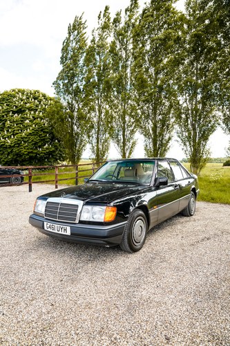 1989 Mercedes-Benz E200 (W124) For Sale (picture 7 of 109)