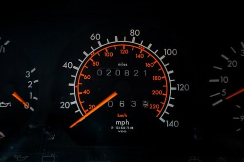 1989 Mercedes-Benz E200 (W124) For Sale (picture 20 of 109)