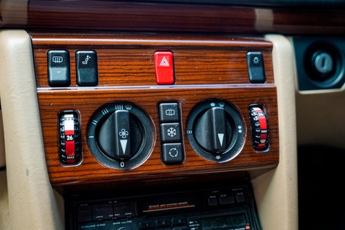 1989 Mercedes-Benz E200 (W124) For Sale (picture 43 of 109)