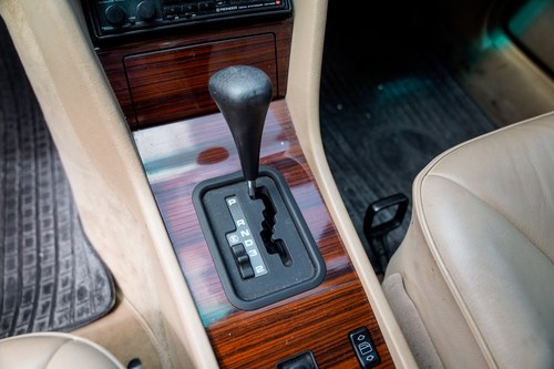 1989 Mercedes-Benz E200 (W124) For Sale (picture 45 of 109)