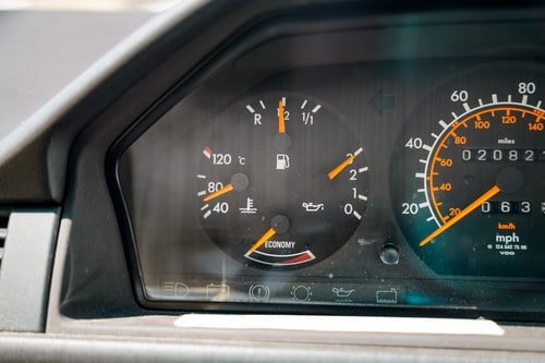 1989 Mercedes-Benz E200 (W124) For Sale (picture 21 of 109)