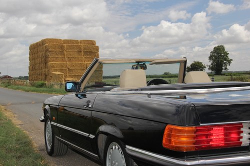 1989 Mercedes-Benz 300SL (R107) For Sale (picture 108 of 132)