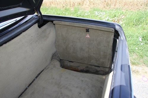 1989 Mercedes-Benz 300SL (R107) For Sale (picture 79 of 132)