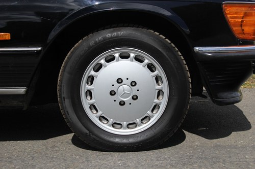 1989 Mercedes-Benz 300SL (R107) For Sale (picture 23 of 132)