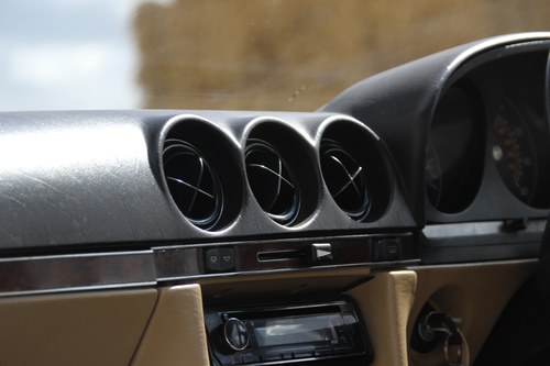 1989 Mercedes-Benz 300SL (R107) For Sale (picture 40 of 132)