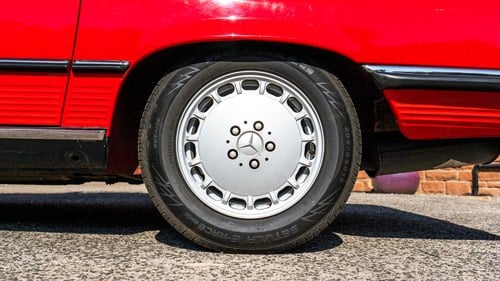 1989 Mercedes-Benz 300SL (R107) In vendita (immagine 16 di 127)