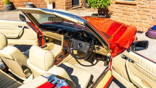1989 Mercedes-Benz 300SL (R107) In vendita (immagine 20 di 127)