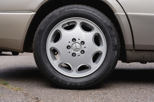 NO RESERVE - 1990 Mercedes-Benz 300 E (W124) En venta (imagen 10 de 200)