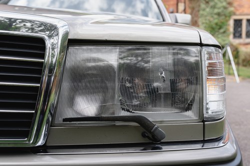 NO RESERVE - 1990 Mercedes-Benz 300 E (W124) En venta (imagen 140 de 200)