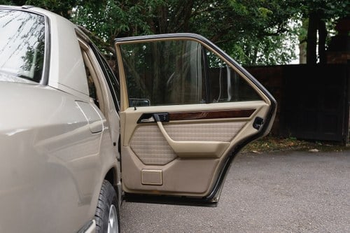 NO RESERVE - 1990 Mercedes-Benz 300 E (W124) En venta (imagen 59 de 200)