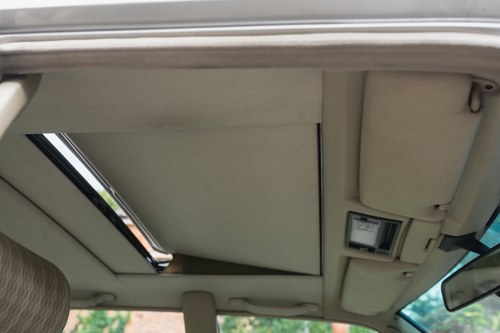 NO RESERVE - 1990 Mercedes-Benz 300 E (W124) En venta (imagen 57 de 200)