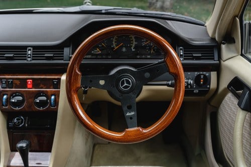 NO RESERVE - 1990 Mercedes-Benz 300 E (W124) En venta (imagen 14 de 200)