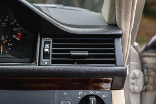 NO RESERVE - 1990 Mercedes-Benz 300 E (W124) En venta (imagen 44 de 200)