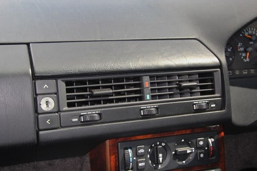 1991 Mercedes-Benz 500SL (R129) à vendre (picture 24 of 172)