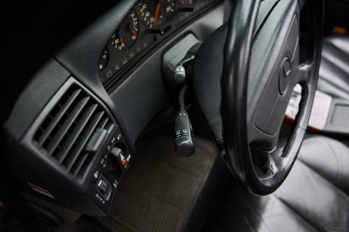 1991 Mercedes-Benz 500SL R129 LHD ex-Japan For Sale (picture 39 of 160)