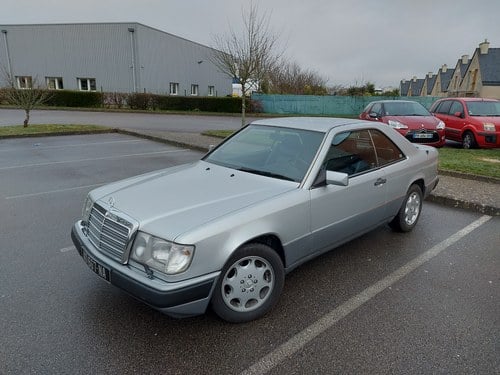 1993 Mercedes-Benz 320 CE C124 zum Verkauf (Bild 18 von 33)