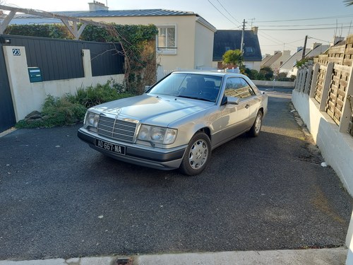 1993 Mercedes-Benz 320 CE C124 zum Verkauf (Bild 24 von 33)