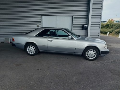 1993 Mercedes-Benz 320 CE C124 zum Verkauf (Bild 14 von 33)