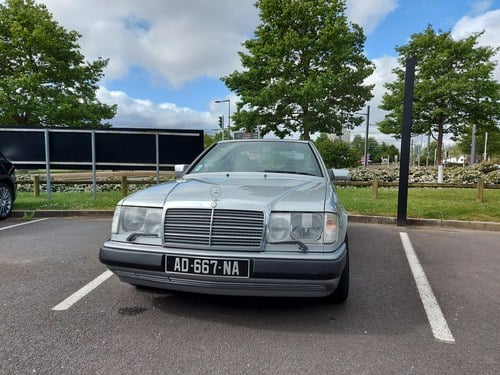 1993 Mercedes-Benz 320 CE C124 zum Verkauf (Bild 8 von 33)