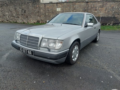 1993 Mercedes-Benz 320 CE C124 zum Verkauf (Bild 16 von 33)