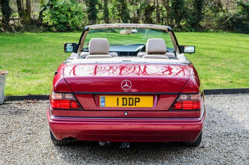 1994 Mercedes-Benz W124 E220 For Sale (picture 5 of 98)