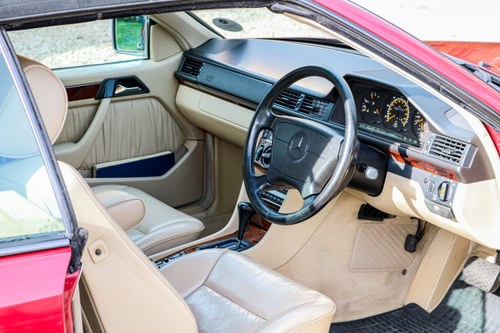 1994 Mercedes-Benz W124 E220 For Sale (picture 18 of 98)