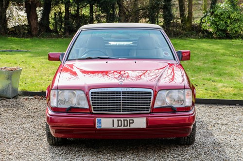 1994 Mercedes-Benz W124 E220 For Sale (picture 11 of 98)