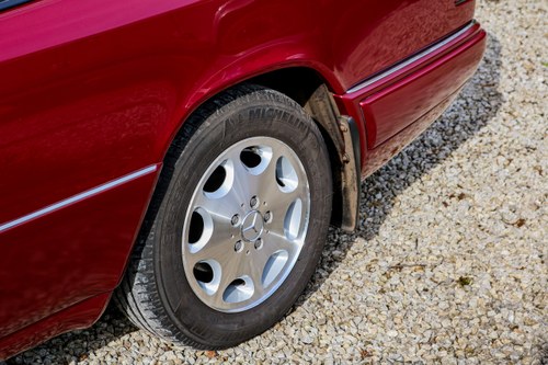 1994 Mercedes-Benz W124 E220 For Sale (picture 57 of 98)