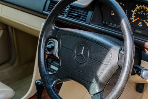 1994 Mercedes-Benz W124 E220 For Sale (picture 22 of 98)