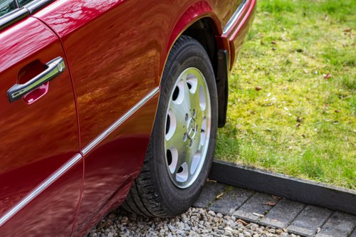 1994 Mercedes-Benz W124 E220 For Sale (picture 49 of 98)