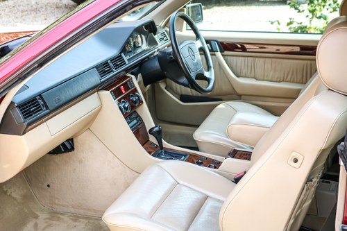 1994 Mercedes-Benz W124 E220 For Sale (picture 19 of 98)