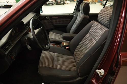 1995 Mercedes-Benz E320 Estate (T124) Auto zum Verkauf (Bild 17 von 94)