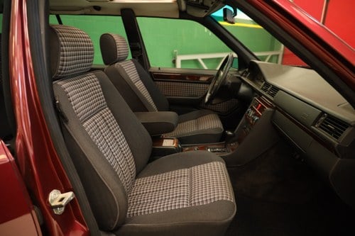 1995 Mercedes-Benz E320 Estate (T124) Auto zum Verkauf (Bild 16 von 94)