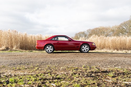 2000 Mercedes-Benz 500 SL (R129) 14,104 miles from new In vendita (immagine 5 di 92)