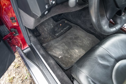 2000 Mercedes-Benz 500 SL (R129) 14,104 miles from new In vendita (immagine 33 di 92)