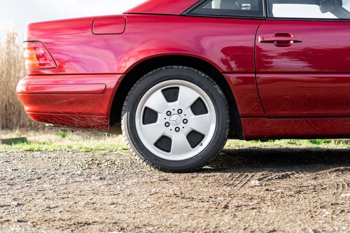 2000 Mercedes-Benz 500 SL (R129) 14,104 miles from new In vendita (immagine 19 di 92)