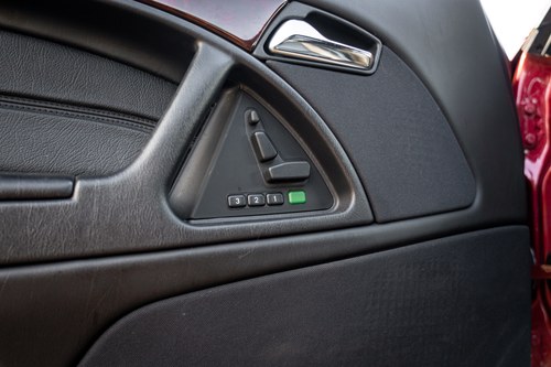 2000 Mercedes-Benz 500 SL (R129) 14,104 miles from new In vendita (immagine 36 di 92)