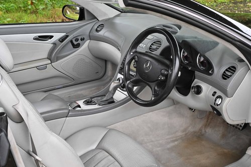 2004 Mercedes-Benz SL55 AMG R230 En venta (imagen 48 de 291)