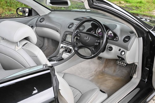 2004 Mercedes-Benz SL55 AMG R230 En venta (imagen 47 de 291)