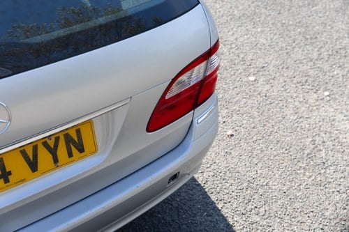 2004 Mercedes-Benz E320 Elegance Estate For Sale (picture 123 of 223)