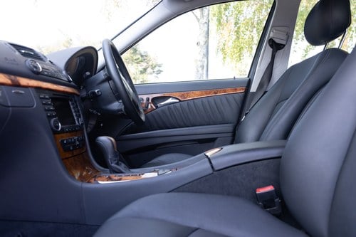 2004 Mercedes-Benz E320 Elegance Estate For Sale (picture 36 of 223)