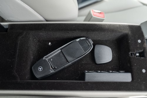 2005 Mercedes-Benz SL350 (R230) En venta (imagen 99 de 206)