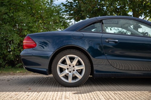2005 Mercedes-Benz SL350 (R230) En venta (imagen 27 de 206)