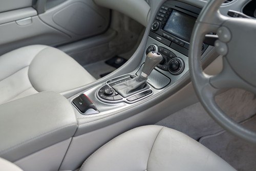 2005 Mercedes-Benz SL350 (R230) En venta (imagen 53 de 206)