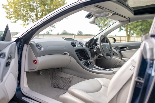 2005 Mercedes-Benz SL350 (R230) En venta (imagen 87 de 206)