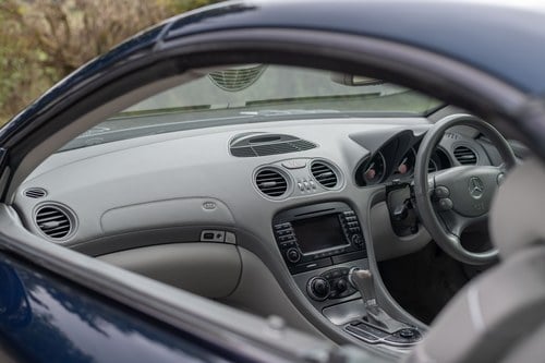 2005 Mercedes-Benz SL350 (R230) En venta (imagen 61 de 206)