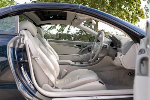2005 Mercedes-Benz SL350 (R230) En venta (imagen 39 de 206)